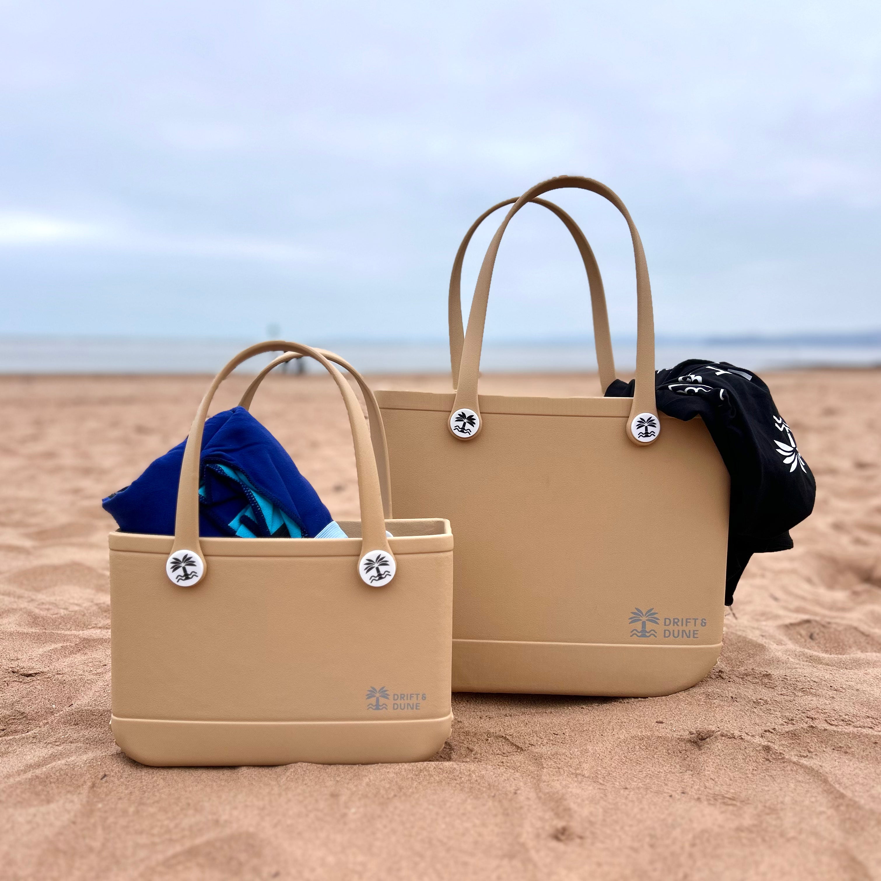 The Best Waterproof & Sand-Free Beach Bag for Summer (UK Guide)